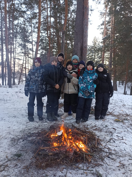 Школьный спортивный клуб 'Лидер' поздравляет всех с Наступившим Новым годом и с Великим праздником Рождества Христова!.